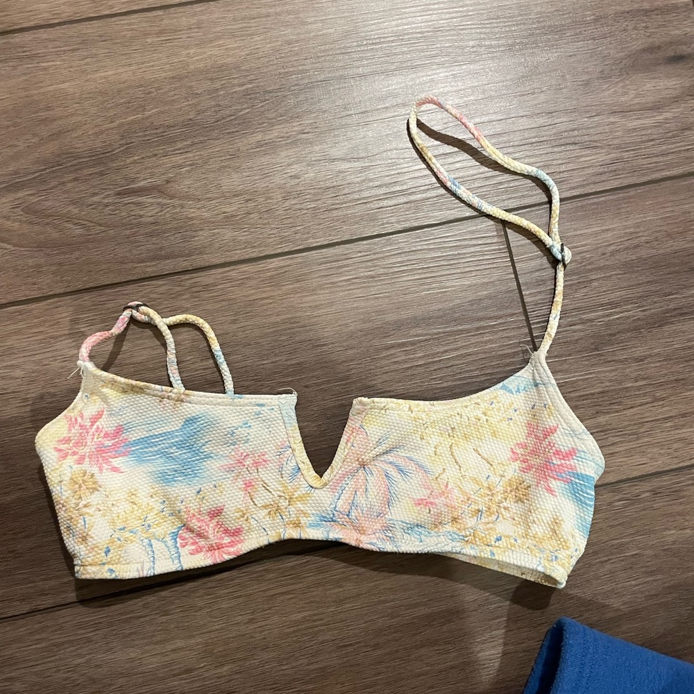 Billabong bikini top